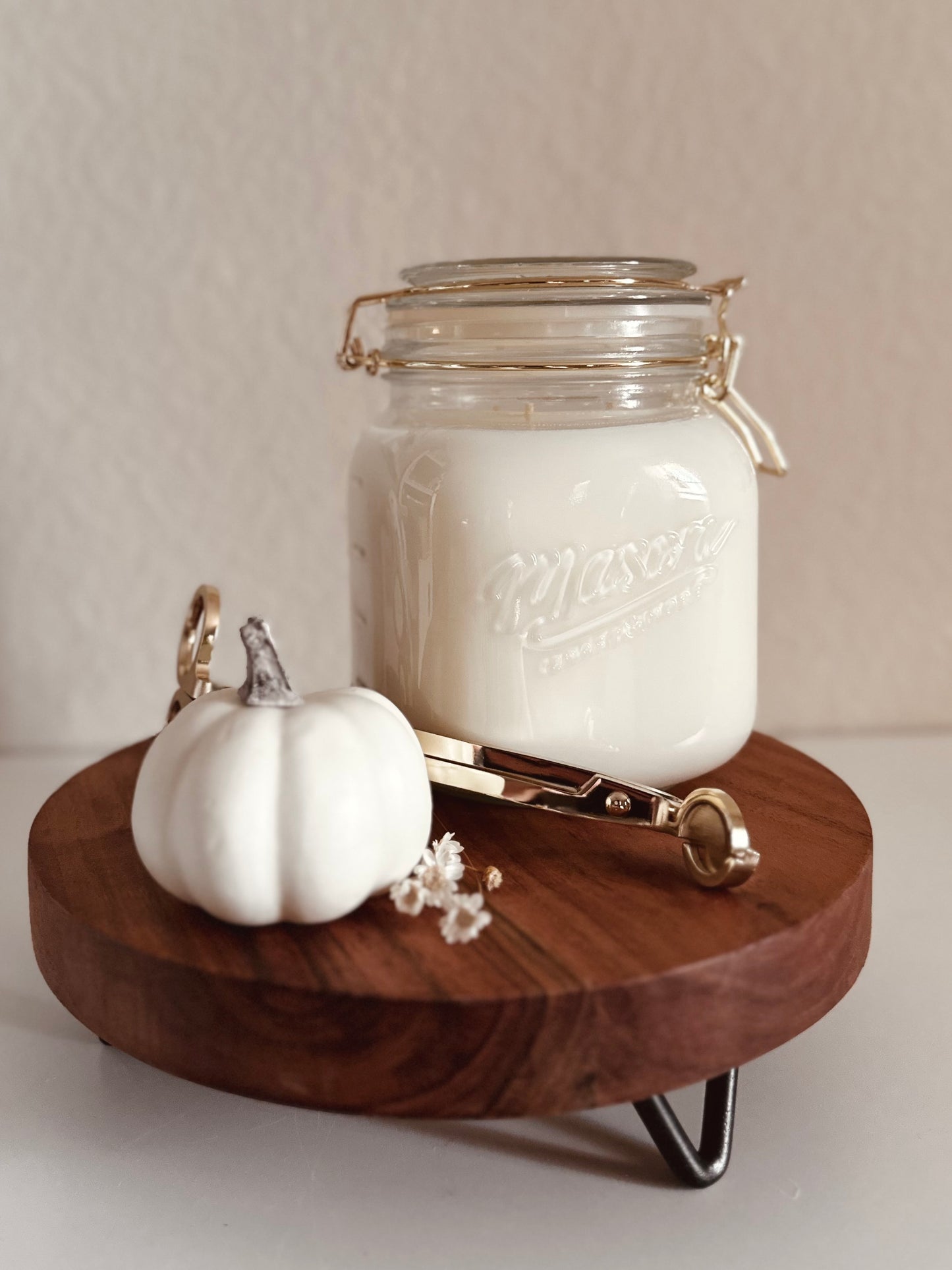 31 oz Gold Flip Lid Mason Jar Candle | Organic Coconut Soy Wax Blend | Non-toxic | Clean burning Home Fragrance