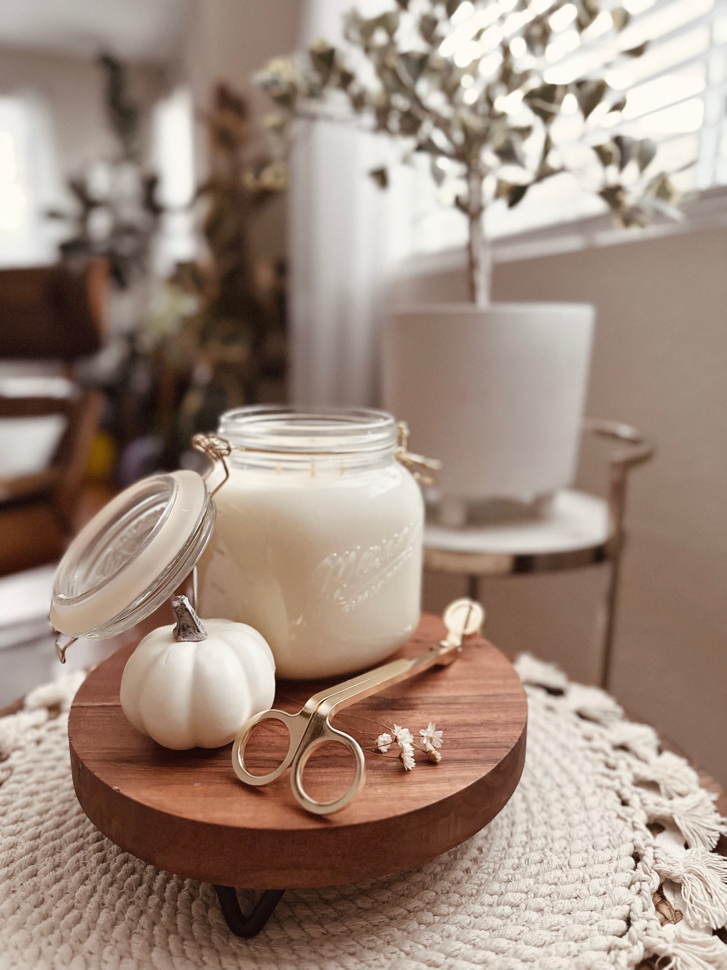 31 oz Gold Flip Lid Mason Jar Candle | Organic Coconut Soy Wax Blend | Non-toxic | Clean burning Home Fragrance